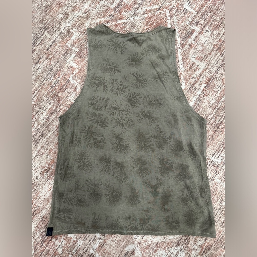 Lululemon Lab Kosaten Tank Rare Women Size 4 OD Green Pattern Gym Athleisure - Picture 6 of 7